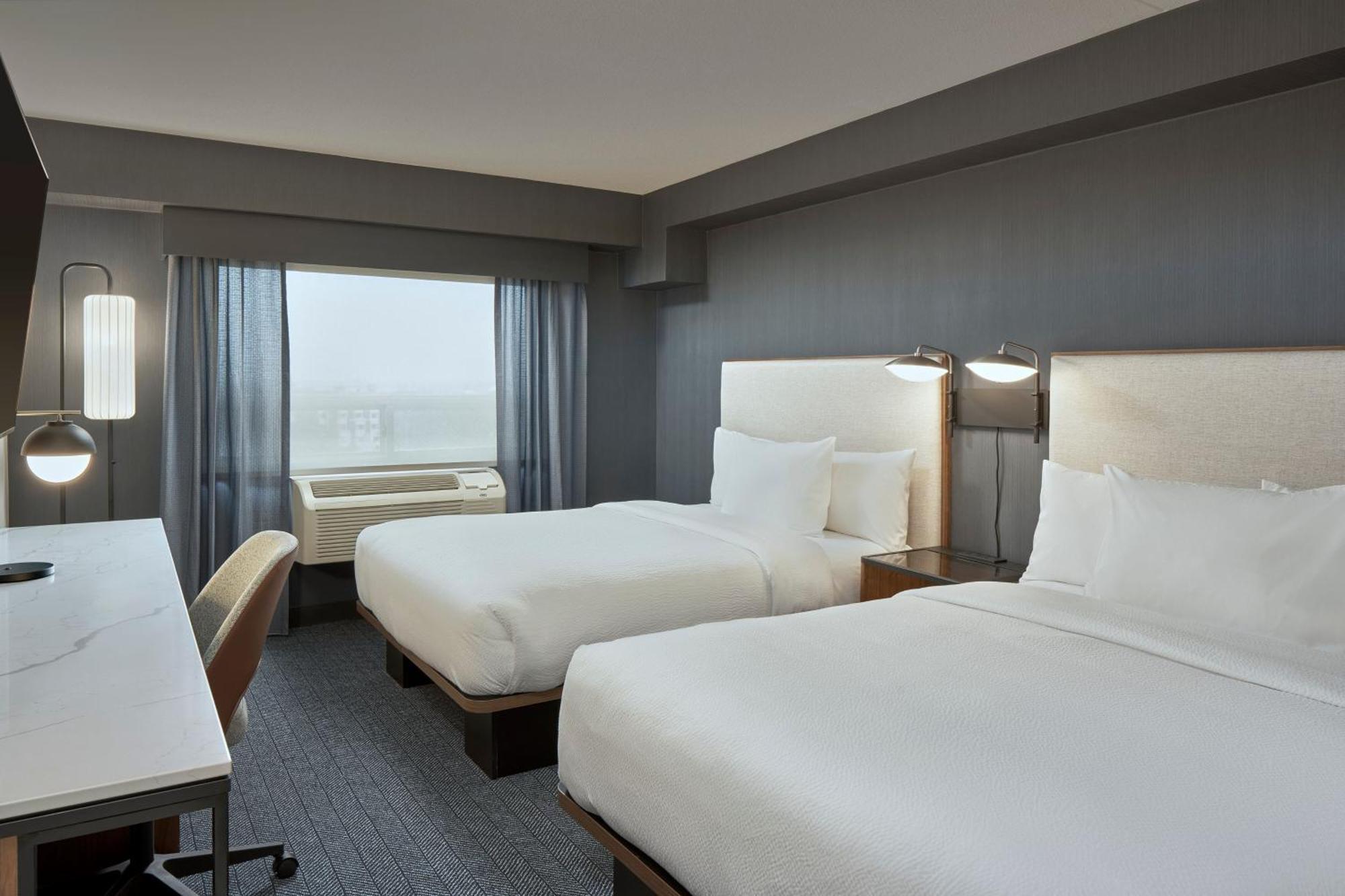 Courtyard By Marriott Regina Downtown Otel Dış mekan fotoğraf