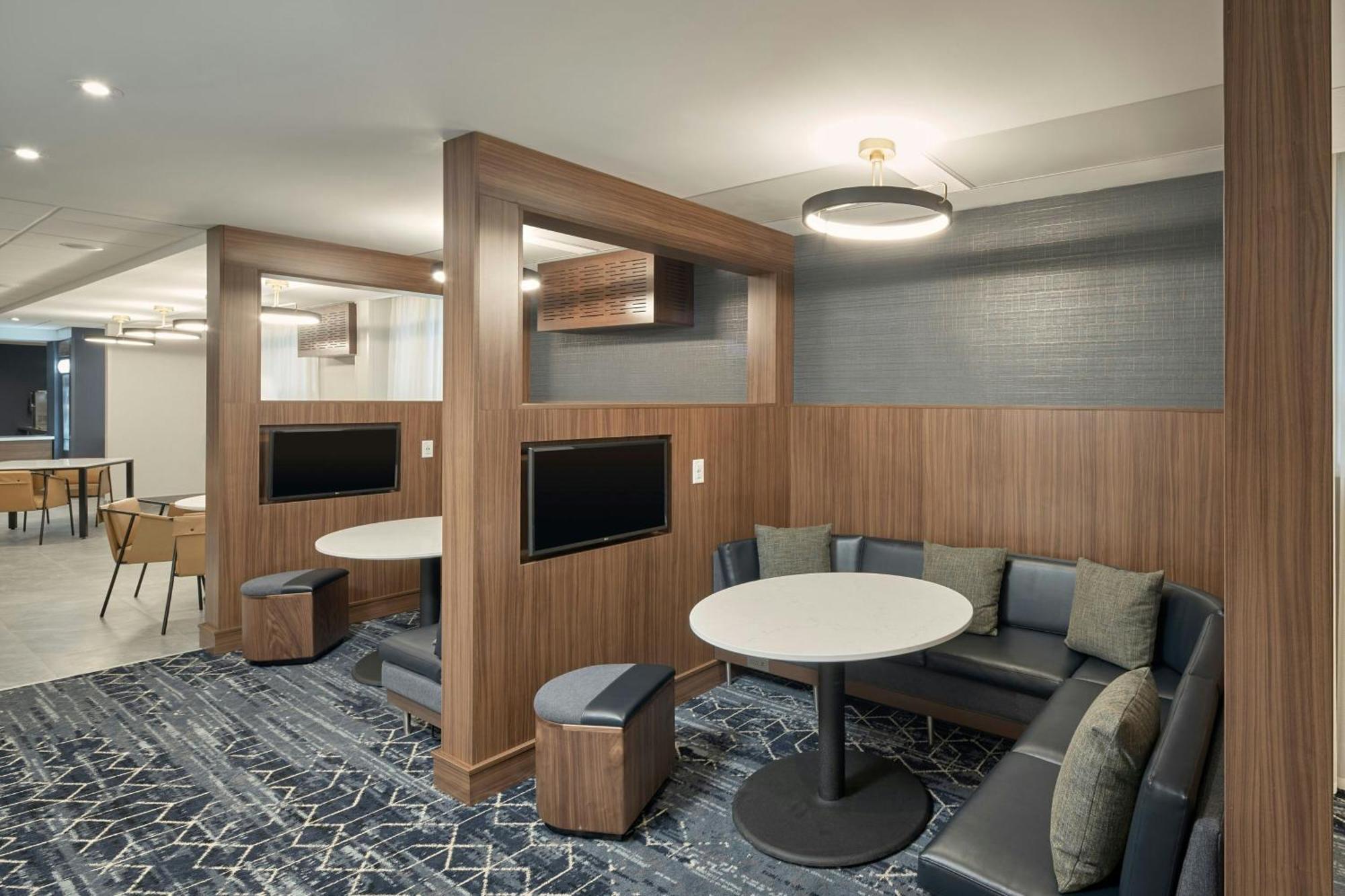 Courtyard By Marriott Regina Downtown Otel Dış mekan fotoğraf